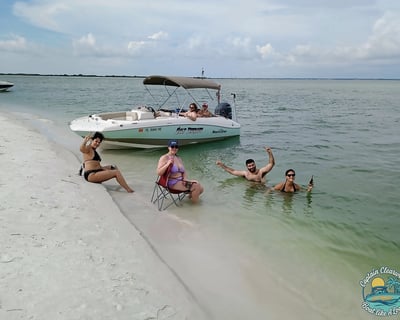 Private 4-Hour Cruise for Up to 6 Guests