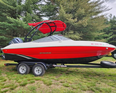 19' Ski Boat Rental in Leland