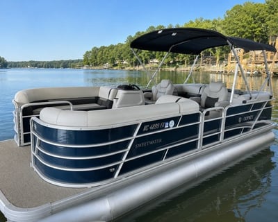 23' Tritoon Rental on Lake Norman