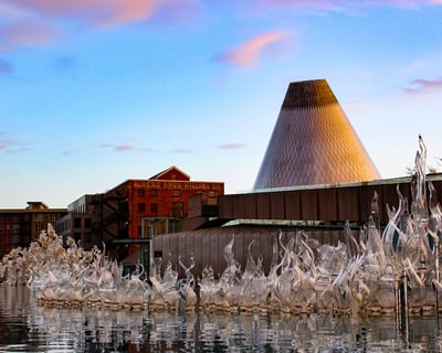 Private SUV Tour to Tacoma's Museum of Glass