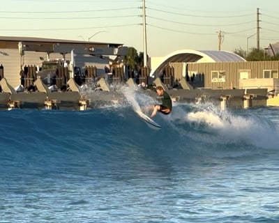 1-Hour T2 Surf Session at Revel Surf