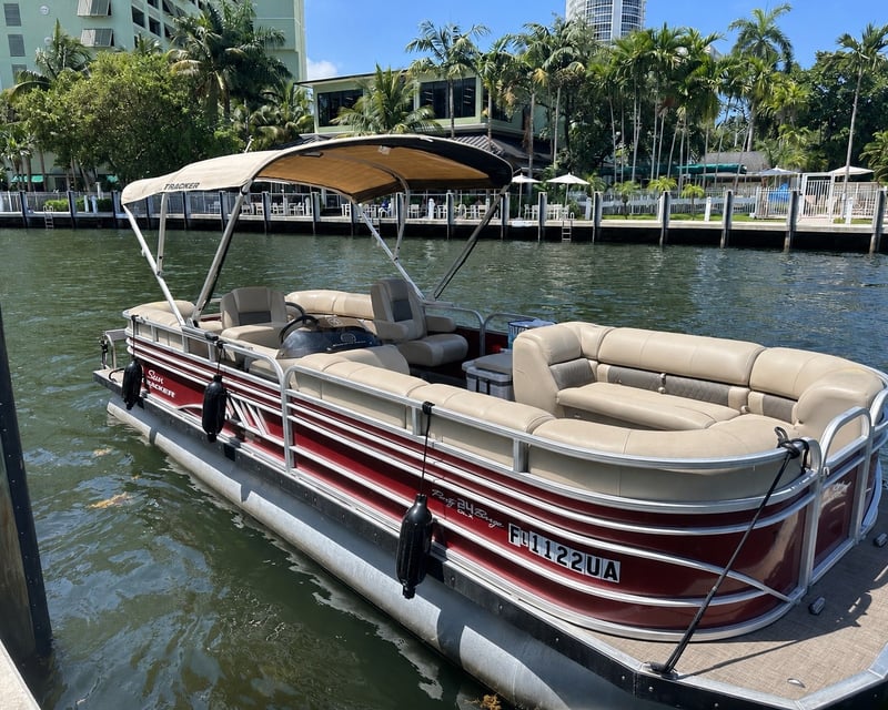 26' Pontoon Boat Rental Near Anna Maria & Holmes Beach