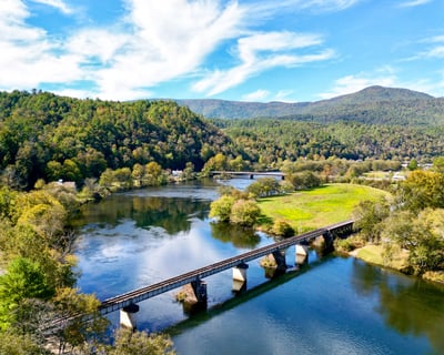 Ride the Hiwassee River Gorge Train From Delano