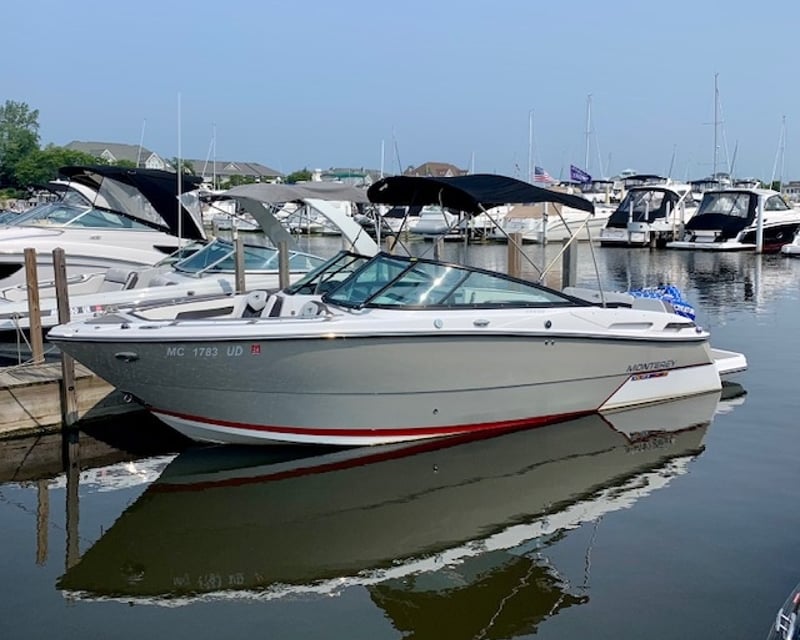 26' Deck Boat Charter on Lake Michigan