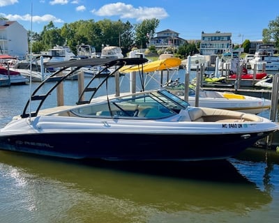 Regal 20' Boat Rental