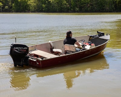 16' Jon Boat Rental in Murray