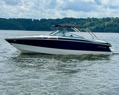 28' Ski Boat Rental in Afton