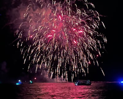2-Hour Fireworks Cruise in Destin