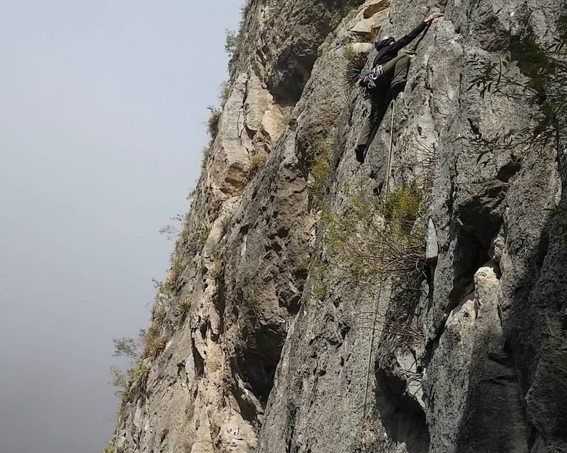 Outdoor Sport Lead Climbing Class in Colorado Springs