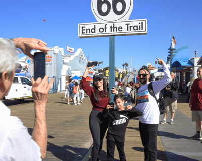 Explore Los Angeles on a 5.5-Hour Guided Tour