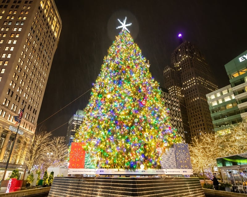 Holiday Donut & Pastry Walking Tour in Downtown Detroit