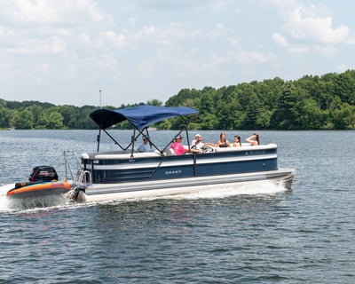3-Hour Private Pontoon Charter on Lake Lillinonah