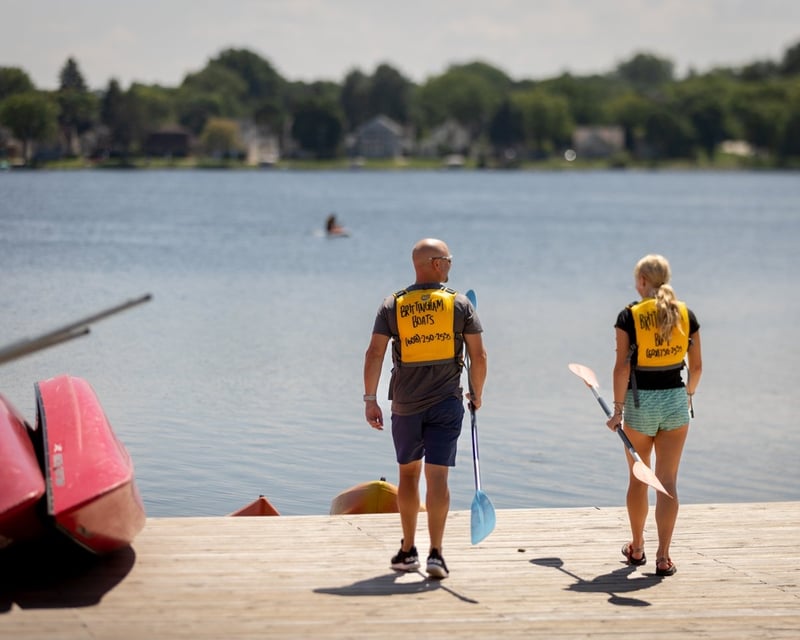 1-Hour Lake Monona Paddlecraft Rental
