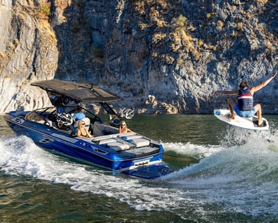 Wakeboard & Wakesurf Lessons in Kirkland on a 23' Boat