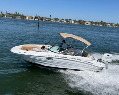 4-Hour Sport Deck Boat Rental in Siesta Key