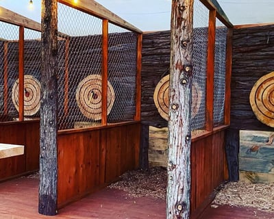 1-Hour Axe Throwing Group Experience in Oakhurst