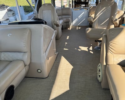 22' Tritoon Boat Rental in Cape Coral