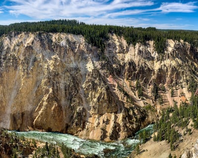 Tour Yellowstone Highlights on the Lower Loop
