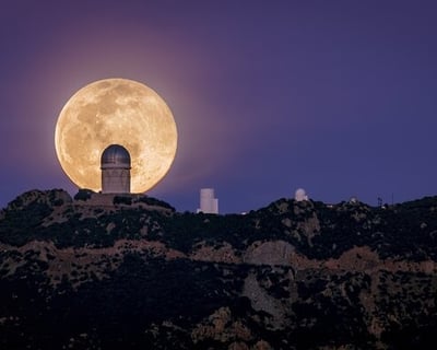 Observe the Moon Near Full Moon at Kitt Peak