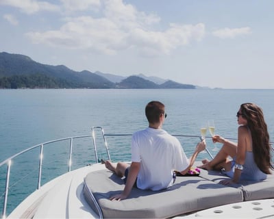 Miami Beach 4-Hour Yacht Charter