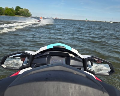1-Hour Guided Jet Ski Tour of Baltimore