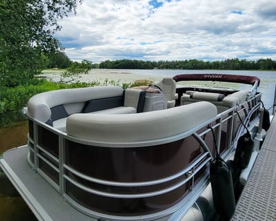 1-Day Pontoon Rental in Danbury