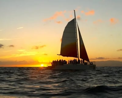 Private 1.5-Hour Sunset Sail in Honolulu