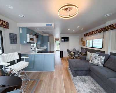 46' Houseboat Rental in DeLand