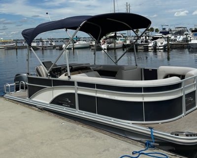Explore Punta Gorda on a 20' Tritoon Rental