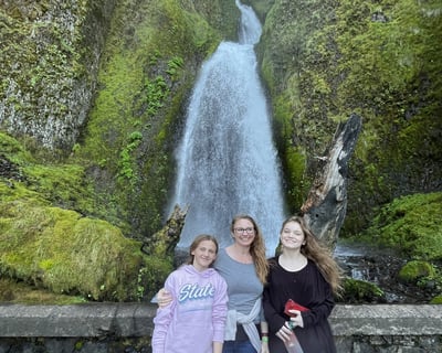 Explore Multnomah Falls & Mt Hood Full-Day Tour