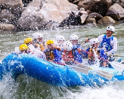 8-Mile Whitewater Rafting Tour in Gardiner