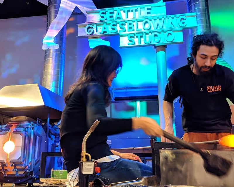 3-Piece Beginner Glassblowing Class in Seattle
