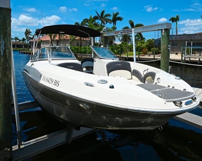 Explore Cape Coral by 23' Deck Boat Rental