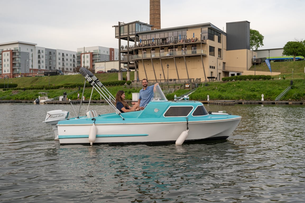 Vintage Electric Boat Rental on James River
