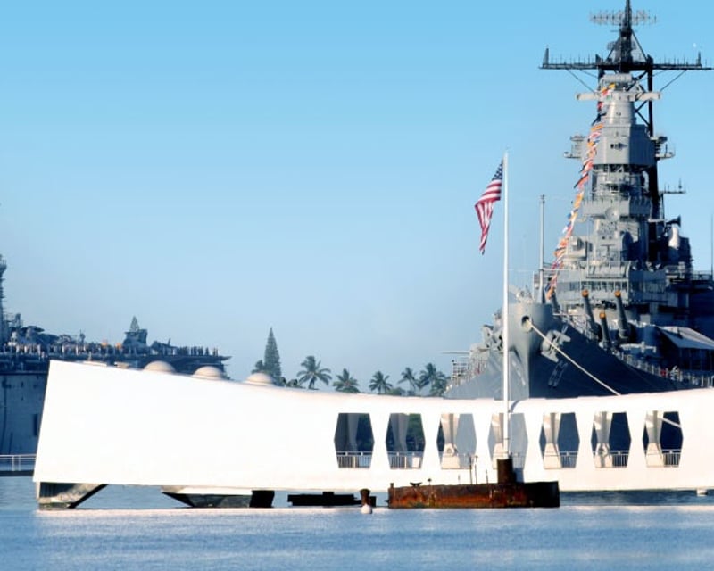 Explore Pearl Harbor & Historic Honolulu From Maui