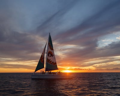 West Oahu Sunset Sail with Drinks & Appetizers