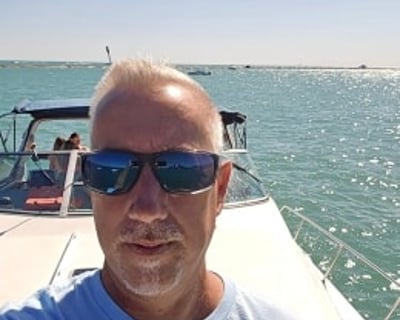 Cruise Lake Michigan in Chicago With a Licensed Captain