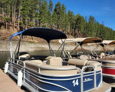 Rapid City 10-Passenger Pontoon Rental