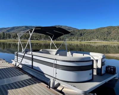 Lake Hemet Premium Fishing Pontoon Rental