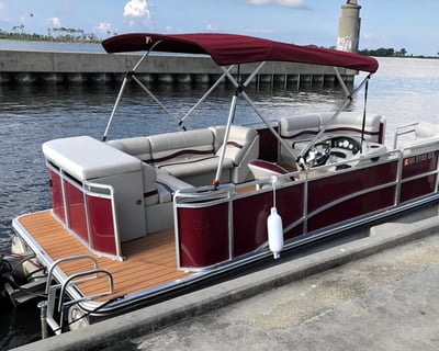Cruise Biloxi Bay & Deer Island on a Private Tour