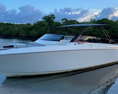 36' Boat Rental in Hollywood