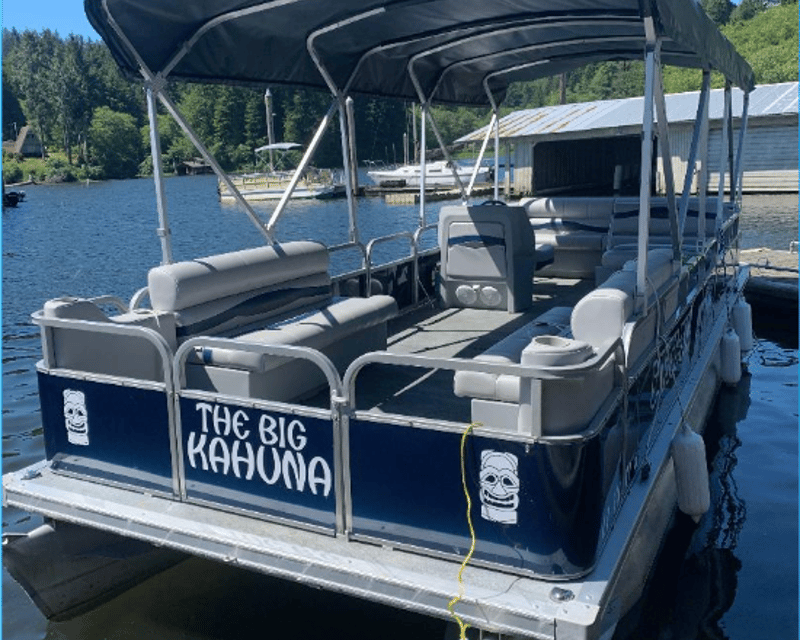 24' Pontoon Boat Rental in Lakeside, OR