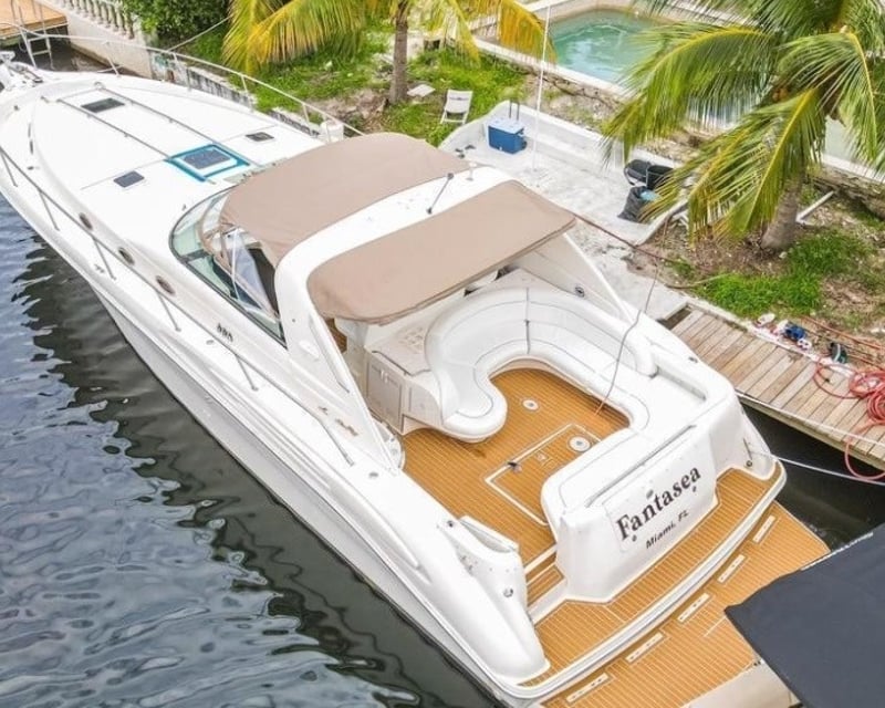 50' Yacht Charter on Biscayne Bay in Miami