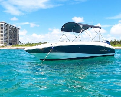 19' Sundeck Boat Rental in Fort Lauderdale
