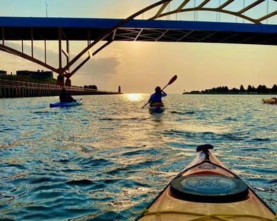 Sunrise Guided Kayak Paddle in Milwaukee