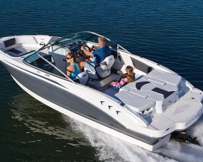 21-Foot Chaparral Ski/Fish Boat Rental