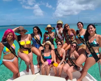 6-Hour Boat Charter to Fajardo's Local Keys