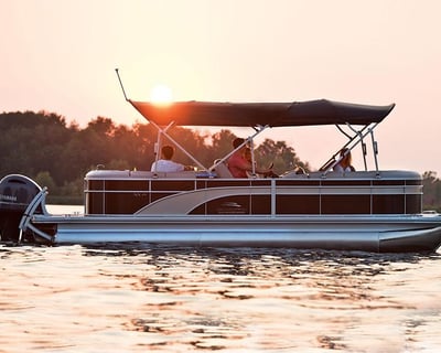 21' Tritoon Boat Rental in Sarasota