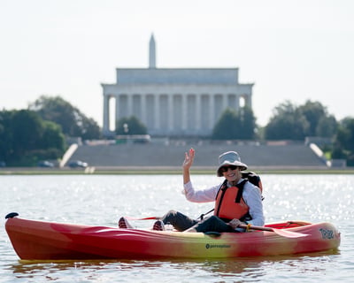 90-Minute Guided Monument Kayak Tour in Washington, D.C.