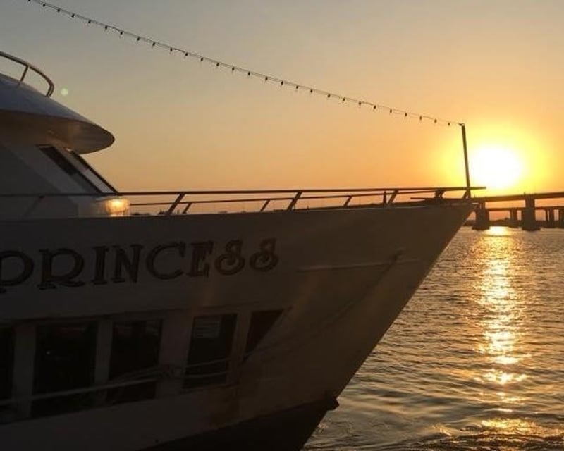 Hoboken Dinner Cruise with Statue of Liberty Views
